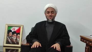 امام جمعه بم: محبوبیت رهبر شهید ناشی از حرکت صحیح در مسیر اسلام است