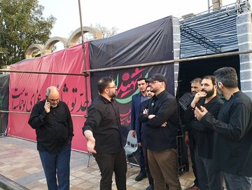 اجرای برنامه‌های فرهنگی و هنری در زائرشهرها برای زائران مراسم وداع رهبر شهید