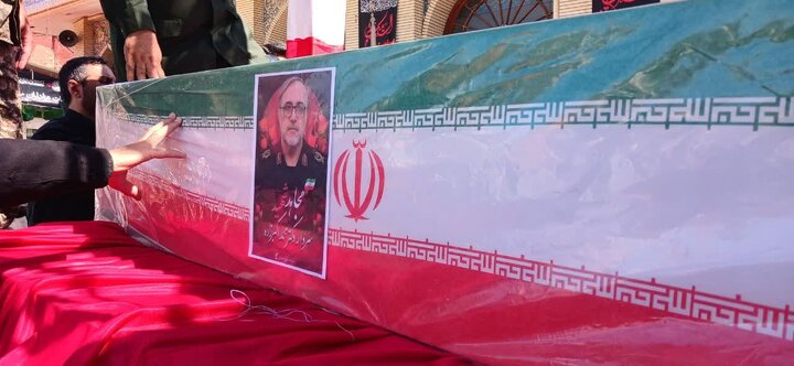 پیکر دریادار دوم محمد اکبرزاده، در ساری تشییع شد