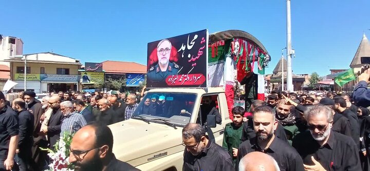 پیکر دریادار دوم محمد اکبرزاده، در ساری تشییع شد