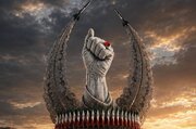 نصب المان «مشت گره‌کرده» در میدان انقلاب تهران