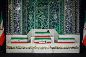 مراسم ادای احترام شخصیت‌های سیاسی و فرهنگی کشورهای جهان بر پیکر رهبر مجاهد شهید انقلاب