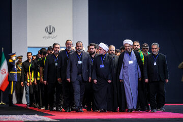 مراسم ادای احترام شخصیت‌های سیاسی و فرهنگی کشورهای جهان بر پیکر رهبر مجاهد شهید انقلاب