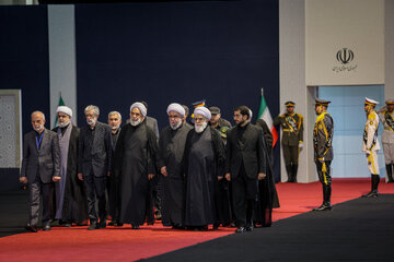 مراسم ادای احترام شخصیت‌های سیاسی و فرهنگی کشورهای جهان بر پیکر رهبر مجاهد شهید انقلاب