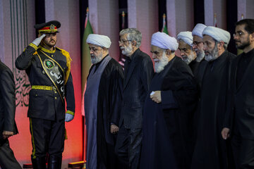 مراسم ادای احترام شخصیت‌های سیاسی و فرهنگی کشورهای جهان بر پیکر رهبر مجاهد شهید انقلاب