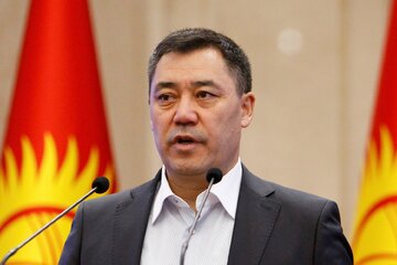 ورود رئیس مجلس قرقیزستان به تهران