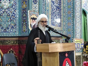 امام جمعه ورامین: شکوه مراسم تشییع رهبر شهید، ثمره ۴۷ سال امامت است