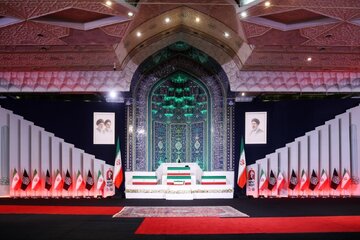دعوت نماینده ولی فقیه در فارس و  استاندار برای حضور مردم در آیین‌های رهبر شهید