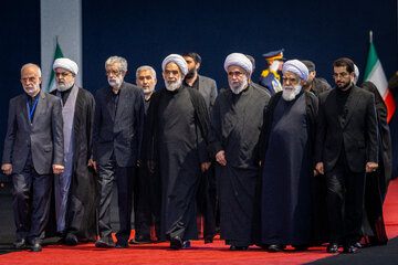 حضور سران سه قوه در مراسم ادای احترام بر پیکر رهبر شهید انقلاب