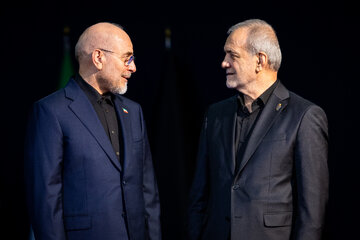 حضور سران سه قوه در مراسم ادای احترام بر پیکر رهبر شهید انقلاب