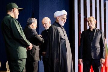 حضور سران سه قوه در مراسم ادای احترام بر پیکر رهبر شهید انقلاب