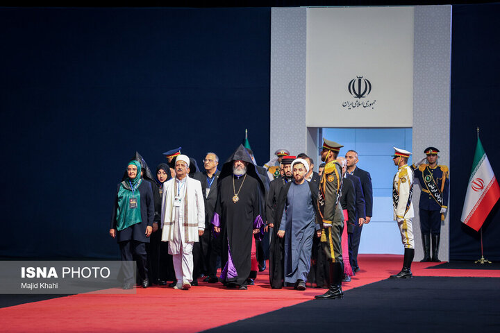 ادای احترام برخی شخصیت ها و مسئولان خارجی به پیکر رهبر شهید انقلاب