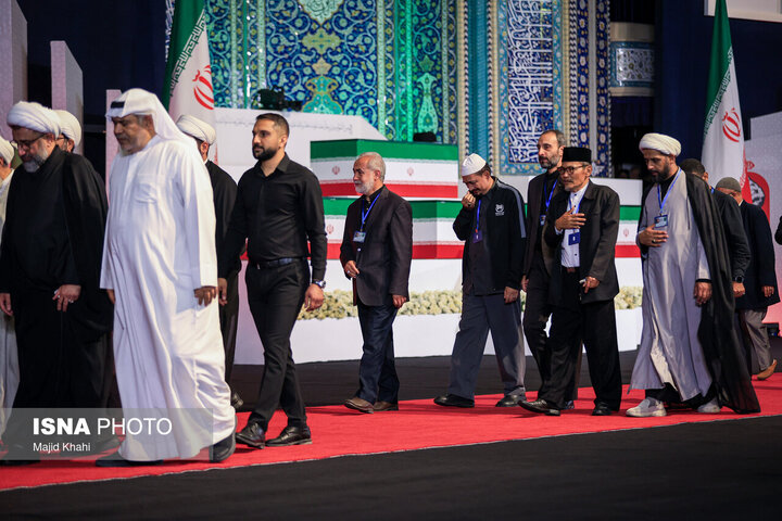 ادای احترام برخی شخصیت ها و مسئولان خارجی به پیکر رهبر شهید انقلاب