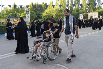 اعزام کاروان پیاده‌ دانشگاهیان البرز برای حضور در مراسم وداع و تشییع رهبر شهید انقلاب
