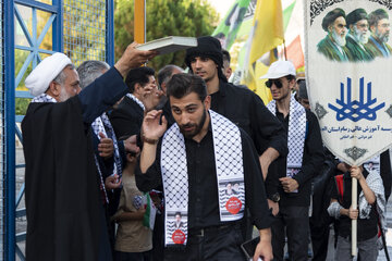 اعزام کاروان پیاده‌ دانشگاهیان البرز برای حضور در مراسم وداع و تشییع رهبر شهید انقلاب

