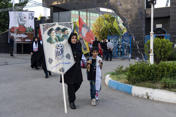 اعزام کاروان پیاده‌ دانشگاهیان البرز برای حضور در مراسم وداع و تشییع رهبر شهید انقلاب

