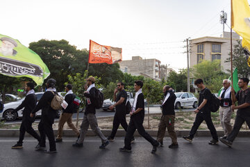 اعزام کاروان پیاده‌ دانشگاهیان البرز برای حضور در مراسم وداع و تشییع رهبر شهید انقلاب
