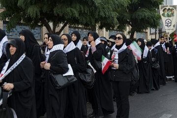 اعزام کاروان پیاده‌ دانشگاهیان البرز برای حضور در مراسم وداع و تشییع رهبر شهید انقلاب
