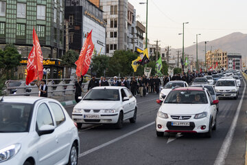 اعزام کاروان پیاده‌ دانشگاهیان البرز برای حضور در مراسم وداع و تشییع رهبر شهید انقلاب
