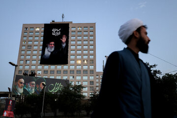 مراسم وداع با رهبر شهید انقلاب مصلی تهران - اتوبان شهید سلیمانی