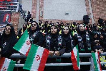 همایش ۱۵۰۰ نفری دانش‌آموزان پیشتاز تبریز با عنوان «باید برخاست»