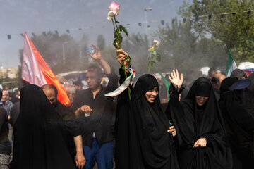 مراسم وداع با رهبر شهید انقلاب
