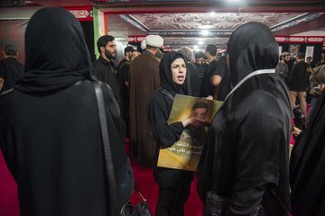 حضور خبرنگاران داخلی و خارجی در نخستین روز مراسم وداع با رهبر شهید انقلاب