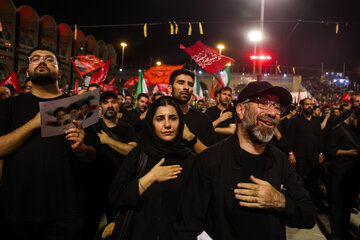 آخرین ساعات روز نخست مراسم وداع با رهبر شهید انقلاب