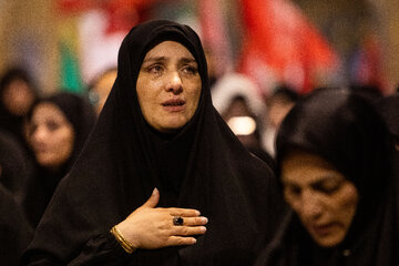 آخرین ساعات روز نخست مراسم وداع با رهبر شهید انقلاب