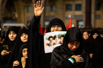 آخرین ساعات روز نخست مراسم وداع با رهبر شهید انقلاب