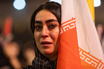 آخرین ساعات روز نخست مراسم وداع با رهبر شهید انقلاب