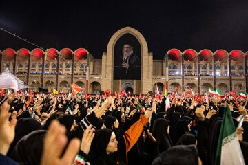 آخرین ساعات روز نخست مراسم وداع با رهبر شهید انقلاب