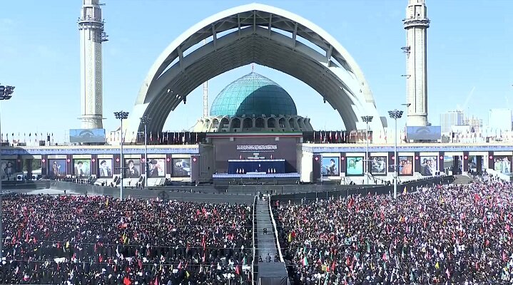 برگزاری مراسم وداع با آقای شهید ایران در مصلای امام خمینی(ره) برگزاری مراسم وداع با آقای شهید ایران در مصلای امام خمینی(ره)