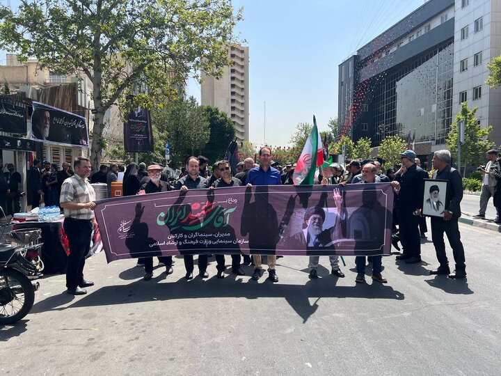 حضور فعالان سینما و مدیران برای بدرقه رهبر شهید