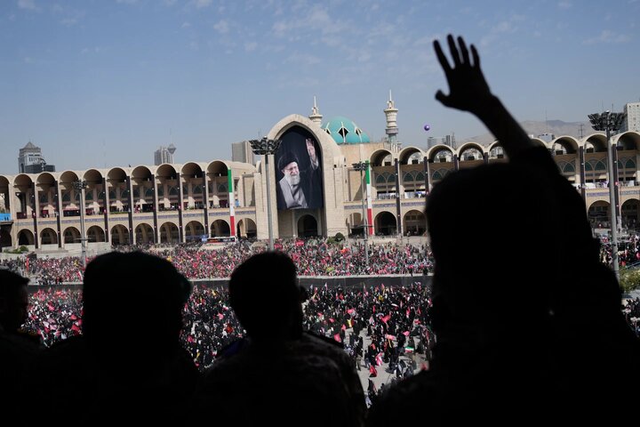 وداع عظیم با رهبر شهید انقلاب در تهران از نگاه آسوشیتدپرس