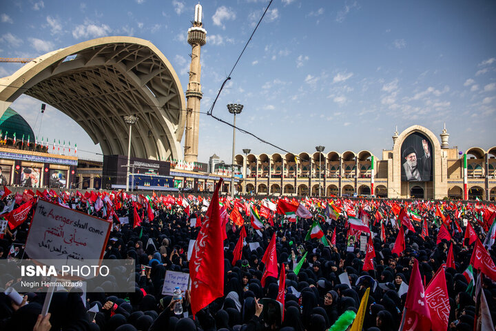 خبرگزاری فرانسه: تهران میزبان بزرگترین گردهمایی مردمی از زمان تشییع امام خمینی (ره) است خبرگزاری فرانسه: تهران میزبان بزرگترین گردهمایی مردمی از زمان تشییع امام خمینی (ره) است