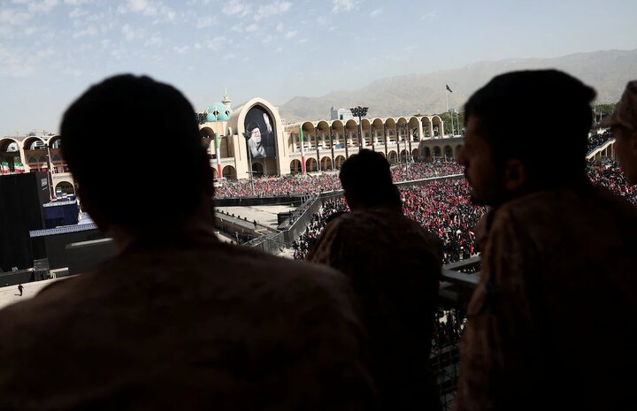 گزارش رویترز درباره «غیرت انقلابی» مردم ایران با حضور گسترده در مراسم وداع با امام شهید