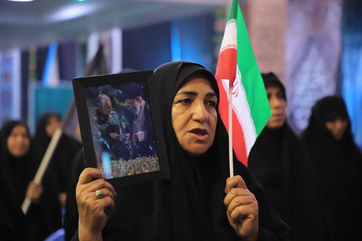 تجدید میثاق با آرمان‌های انقلاب در حسینیه ثارالله کرمان