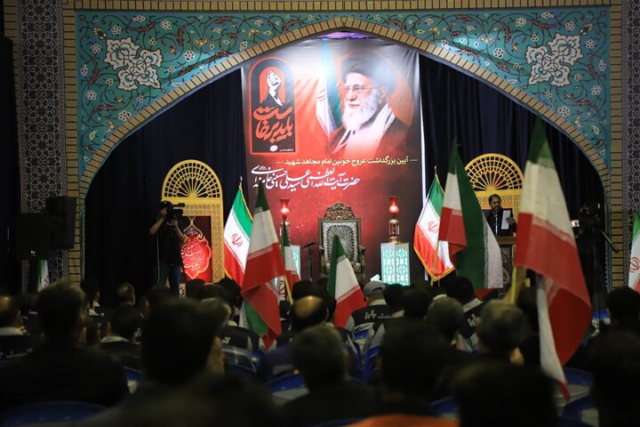 تجدید میثاق با آرمان‌های انقلاب در حسینیه ثارالله کرمان