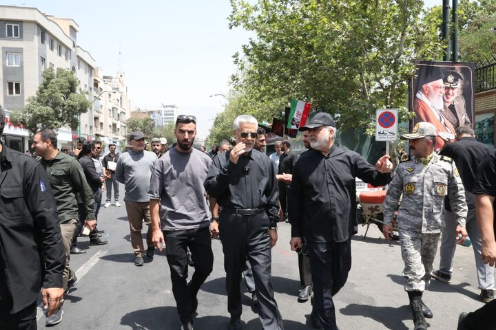 دریادار سیاری: مردم با حضور میلیونی خود در مراسم وداع با رهبر شهید حماسه آفریدند