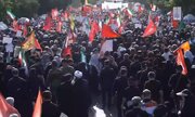 اقامه نماز توسط آیت‌الله سبحانی بر پیکر مطهر آقای شهید ایران/ سیل زائران به سمت مصلی