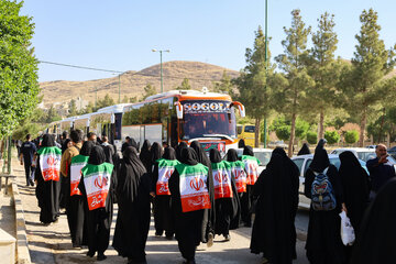 اعزام کاروان شرکت‌کنندگان در مراسم بدرقه و تشییع پیکر امام شهید - شهرکرد