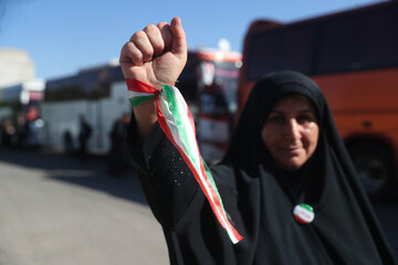 اعزام کاروان شرکت‌کنندگان در مراسم بدرقه و تشییع پیکر امام شهید - شیراز