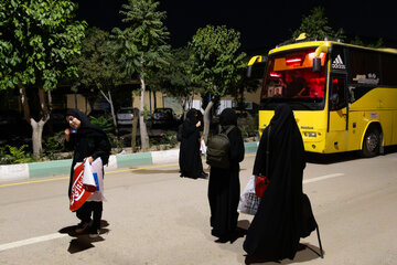 اعزام دانشجویان ،دانشگاه آزاد اسلامی خوراسگان برای شرکت در مراسم تشییع پیکر رهبر شهید