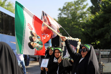 اعزام کاروان شرکت کنندگان در مراسم بدرقه و تشییع پیکر امام شهید - کرمانشاه