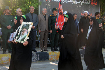 اعزام کاروان شرکت کنندگان در مراسم بدرقه و تشییع پیکر امام شهید - کرمانشاه