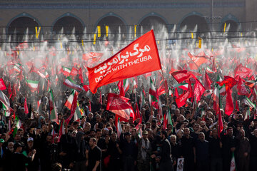 دومین روز مراسم وداع با رهبر شهید انقلاب در مصلای تهران