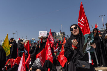 دومین روز مراسم وداع با رهبر شهید انقلاب در مصلای تهران