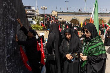 دومین روز مراسم وداع با رهبر شهید انقلاب در مصلای تهران