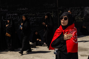 دومین روز مراسم وداع با رهبر شهید انقلاب در مصلای تهران